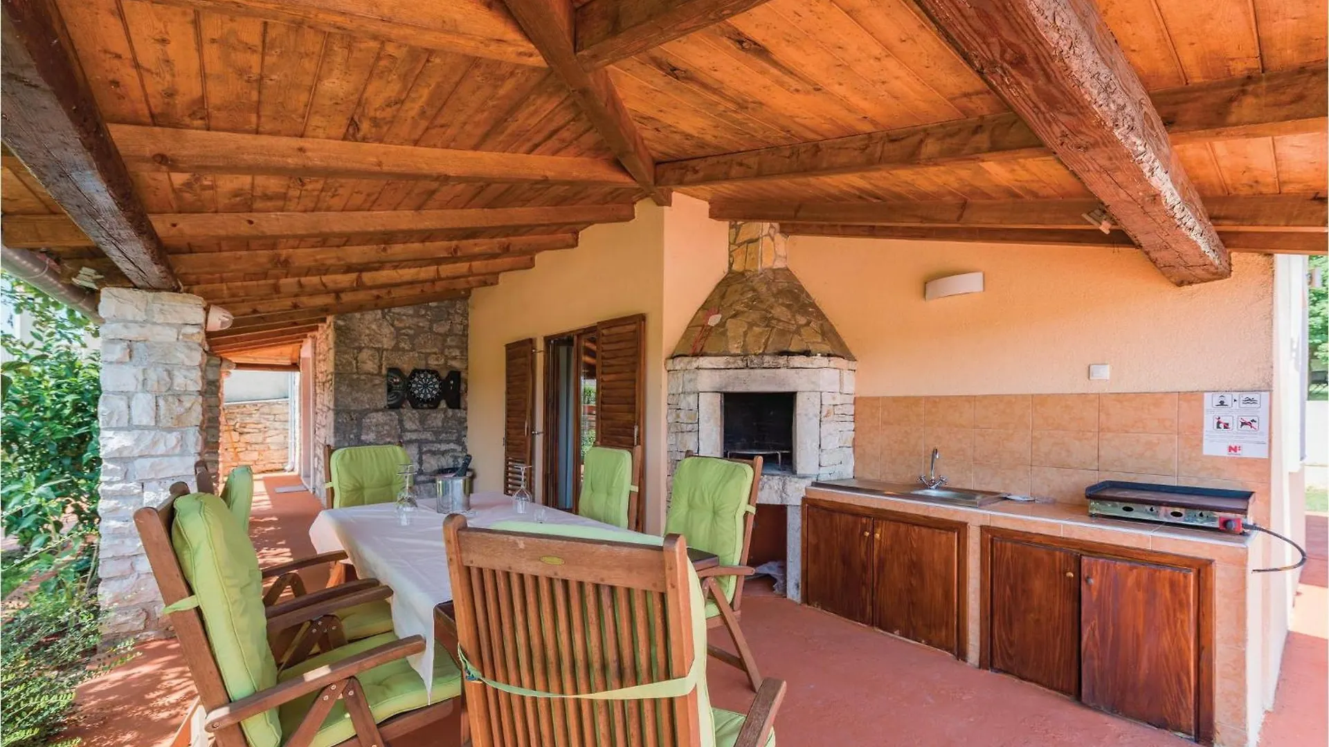 Holiday home Stunning Home In Peresiji With Kitchen