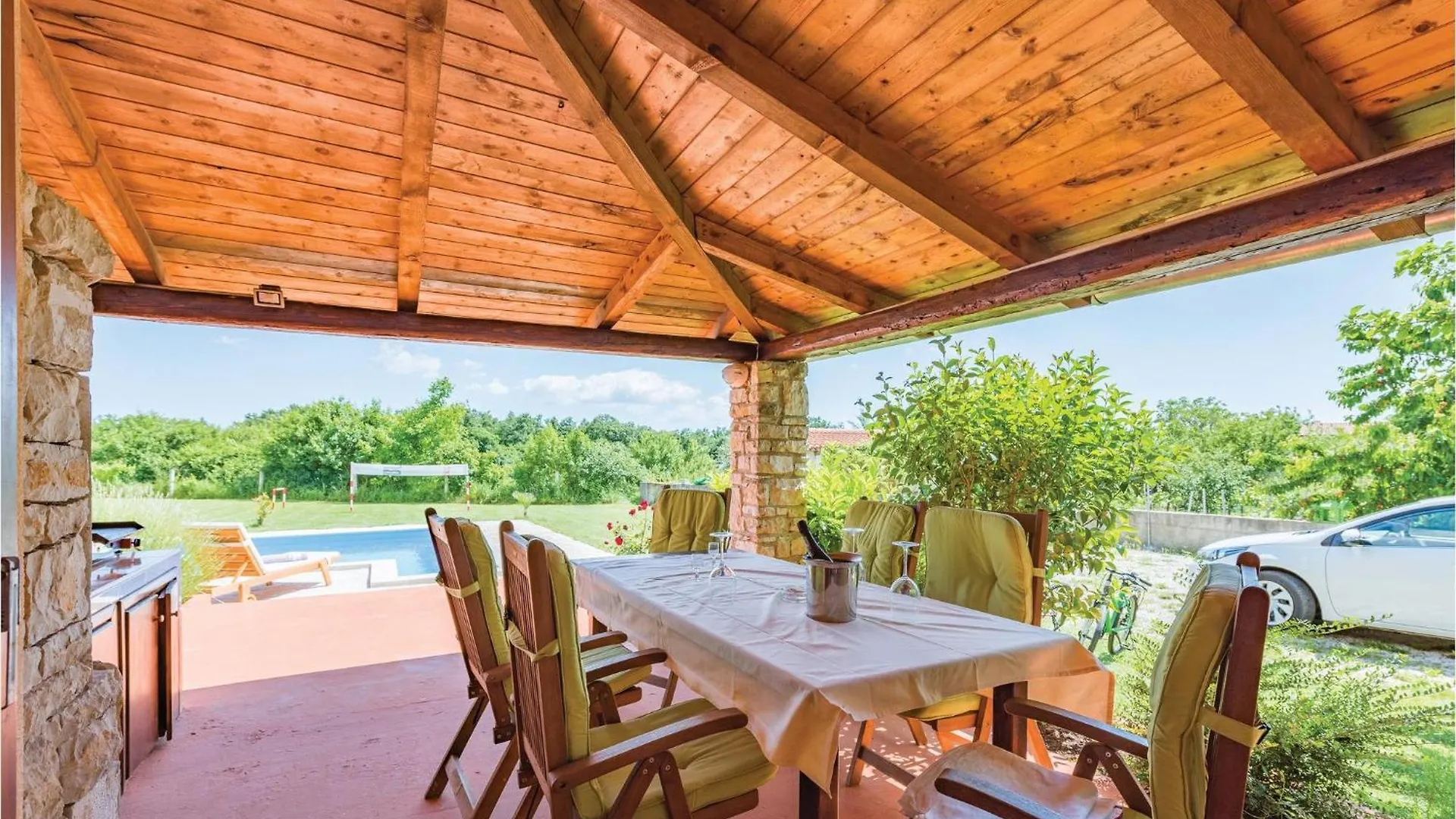 Holiday home Stunning Home In Peresiji With Kitchen