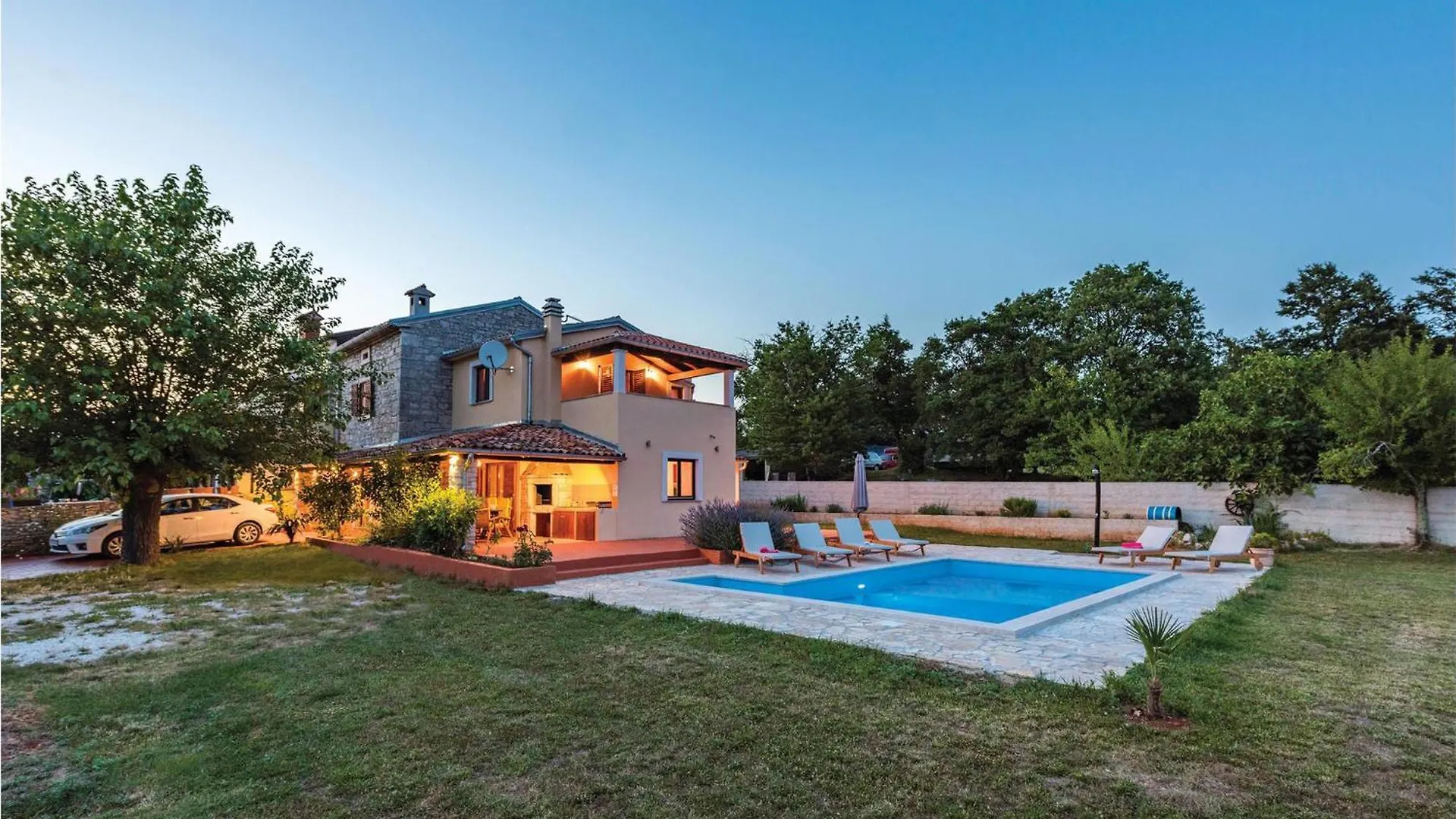 Holiday home Stunning Home In Peresiji With Kitchen